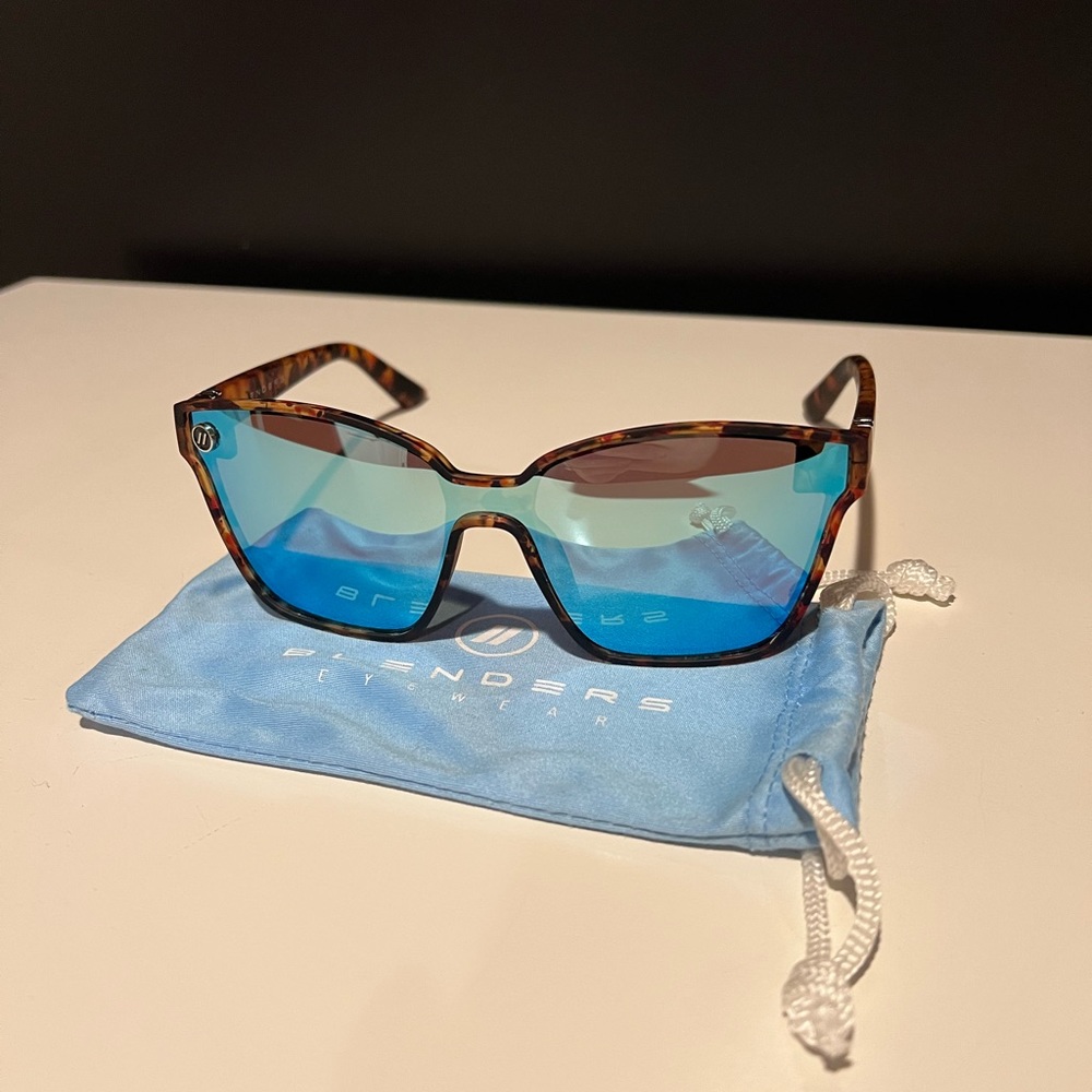 Blenders Tiger Beach Sunglasses